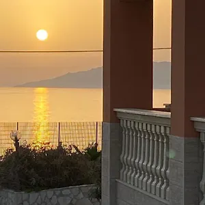 https://carrubella-santa-zita.sicilyhotelsitaly.net