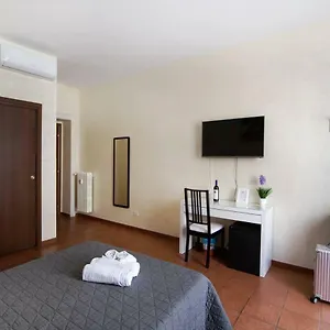https://roma-enrico-guesthouse.it-romehotels.com