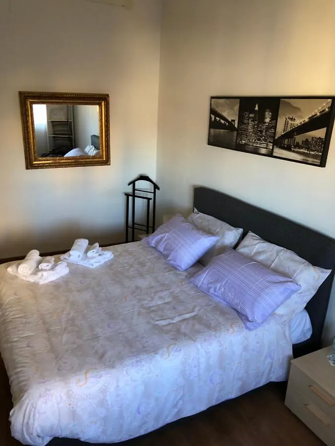 Guest house Dimora Pancaldo - Private Room Milan Italy